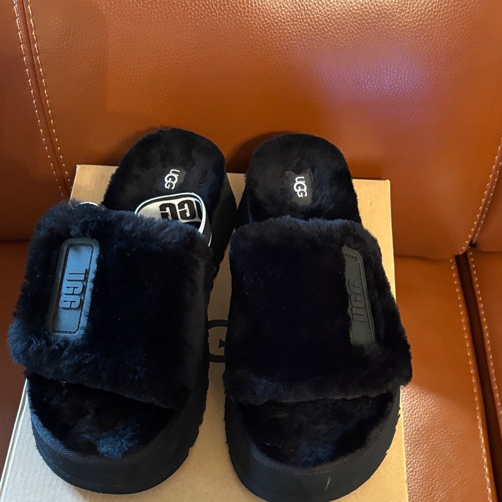 UGG Black Fluffy Slides